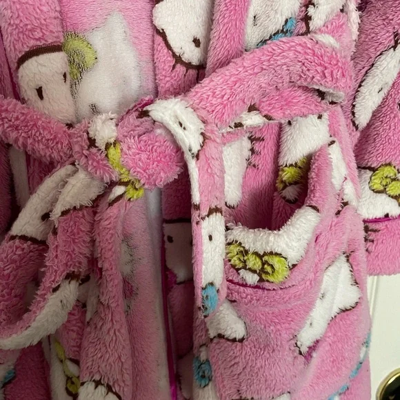Hello Kitty Robe - Picture 6 of 7